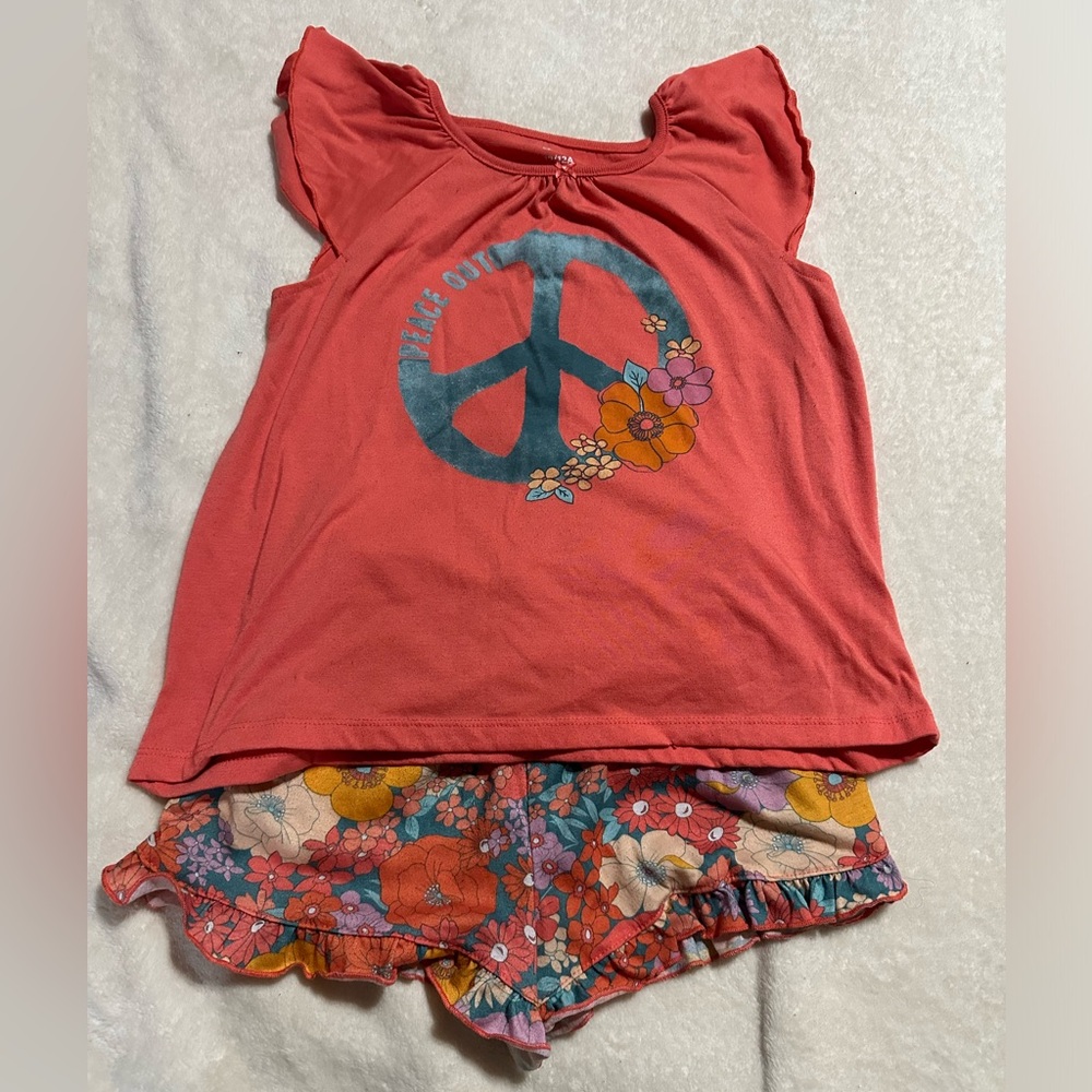 **FINAL CLEARANCE** Carter’s Pajama Set. Size 12/12A